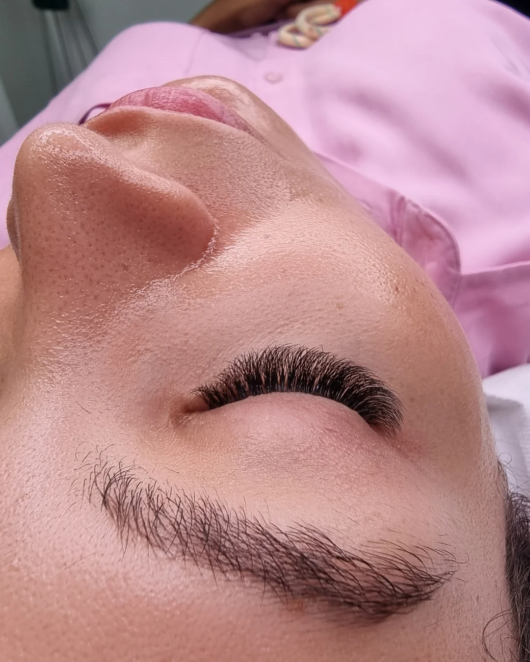 Extension ciglia volume 4D 5D 6D — dettaglio ventagli ad alta densità, studio Lena Lashes Milano