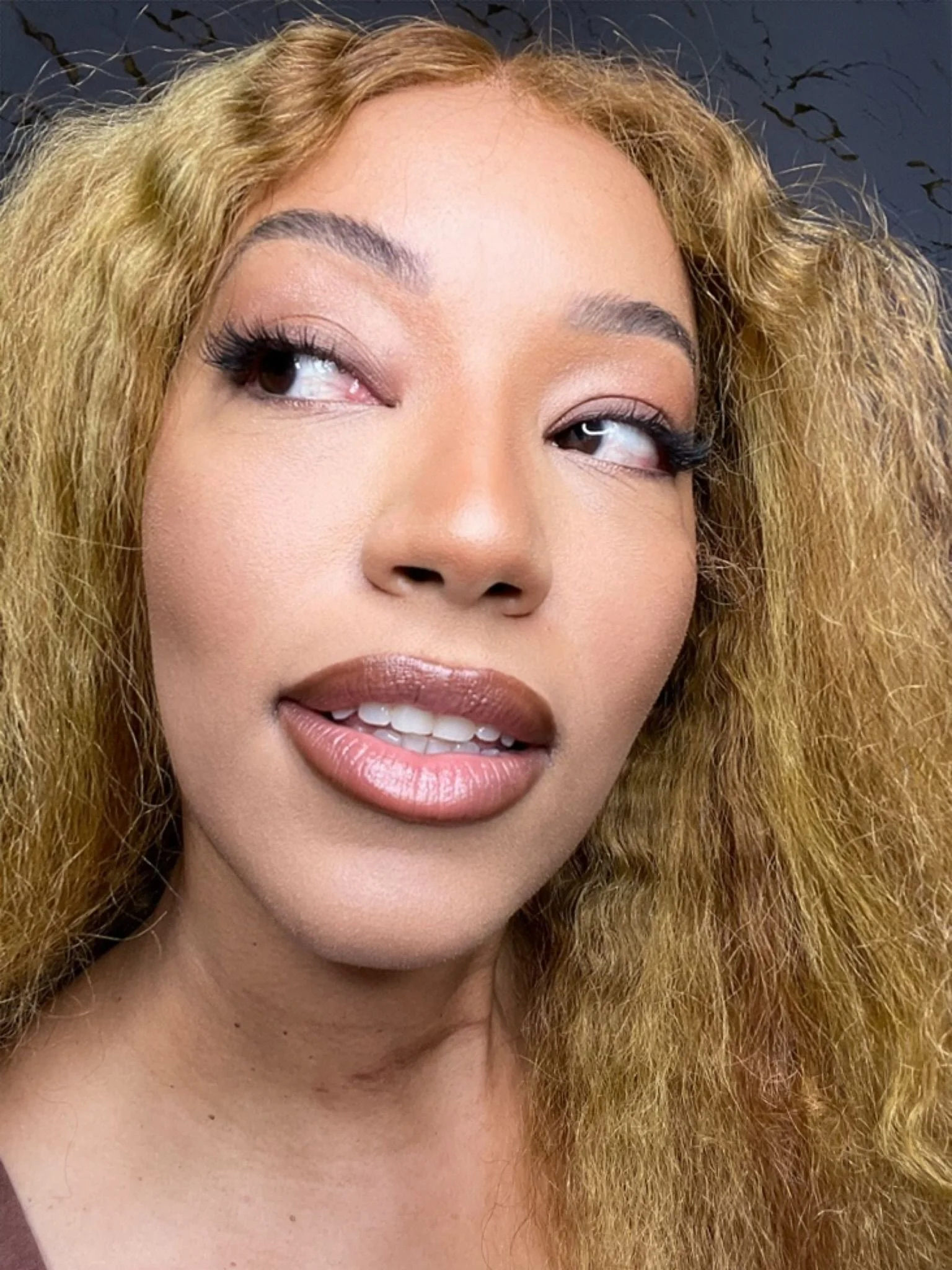 Extension ciglia volume 4D Lena Lashes Milano — dettaglio ventagli
