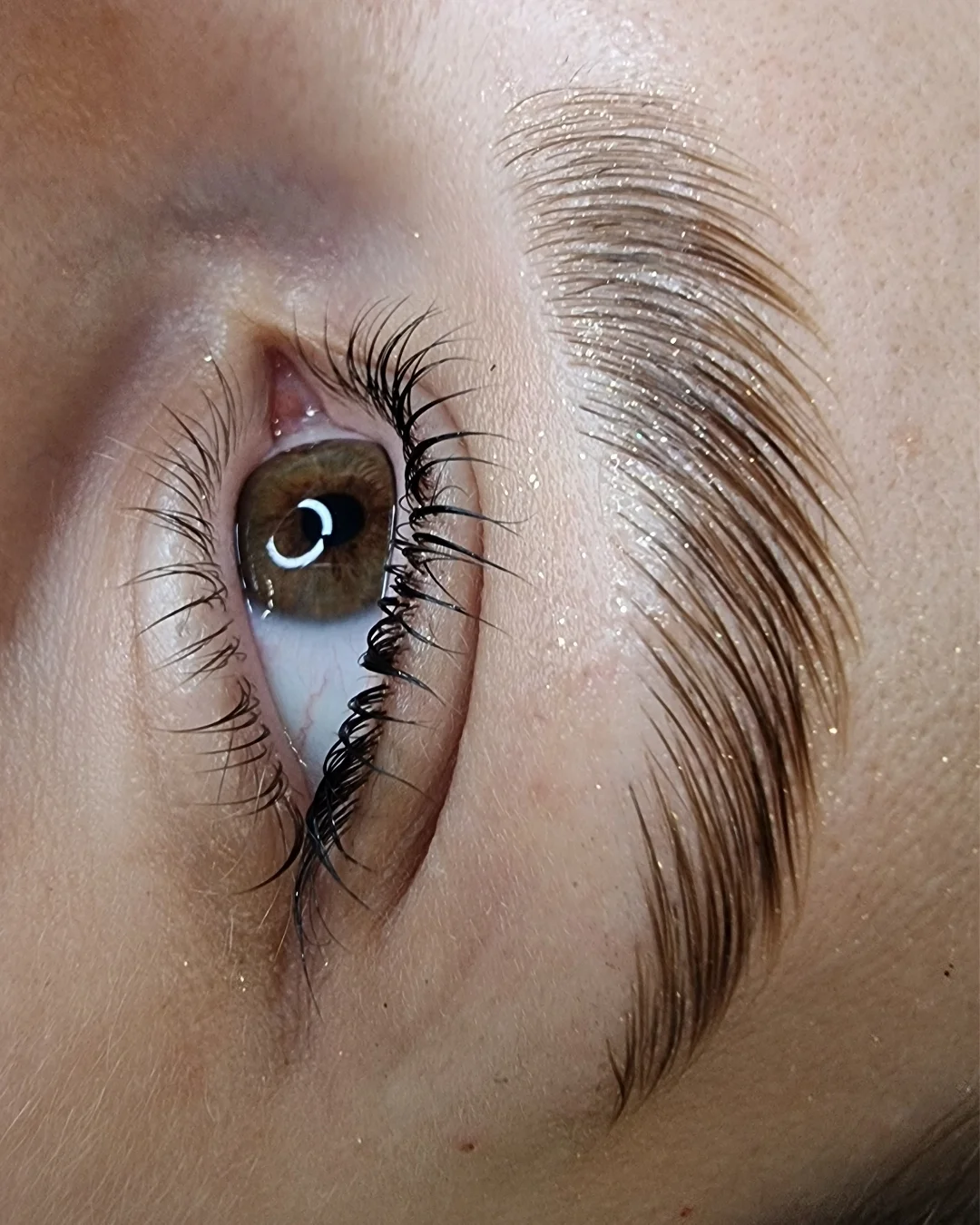 Laminazione sopracciglia prima e dopo — studio Lena Lashes Milano