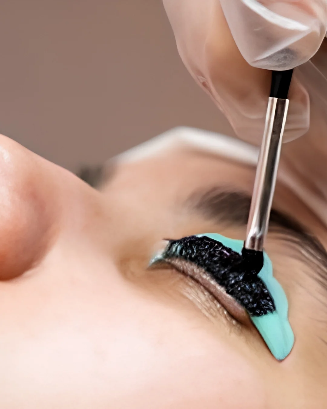 Tinta ciglia — ciglia naturali scure e definite, studio Lena Lashes Milano