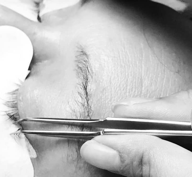 isolare la ciglia per l'applicazione extension