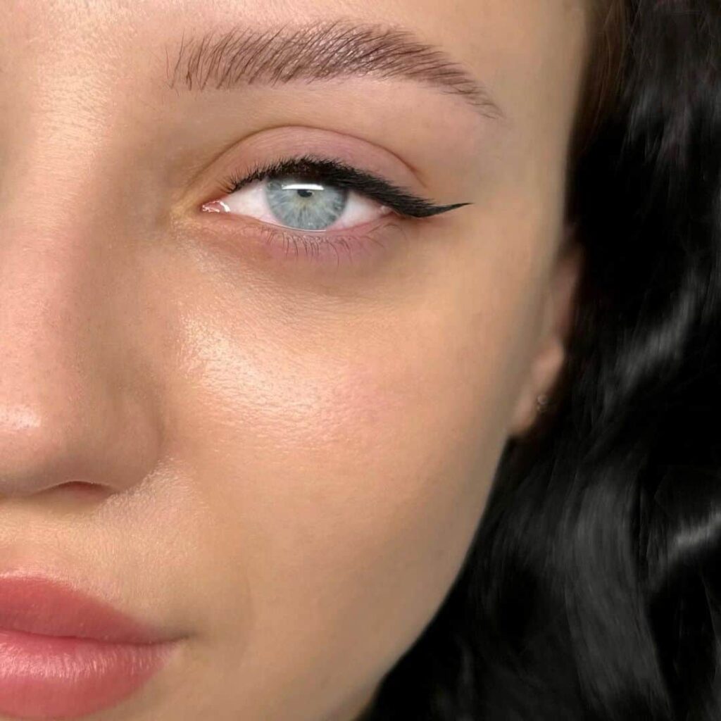 eyeliner effect extension ciglia