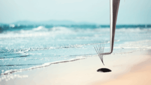 extension ciglia in estate, al mare