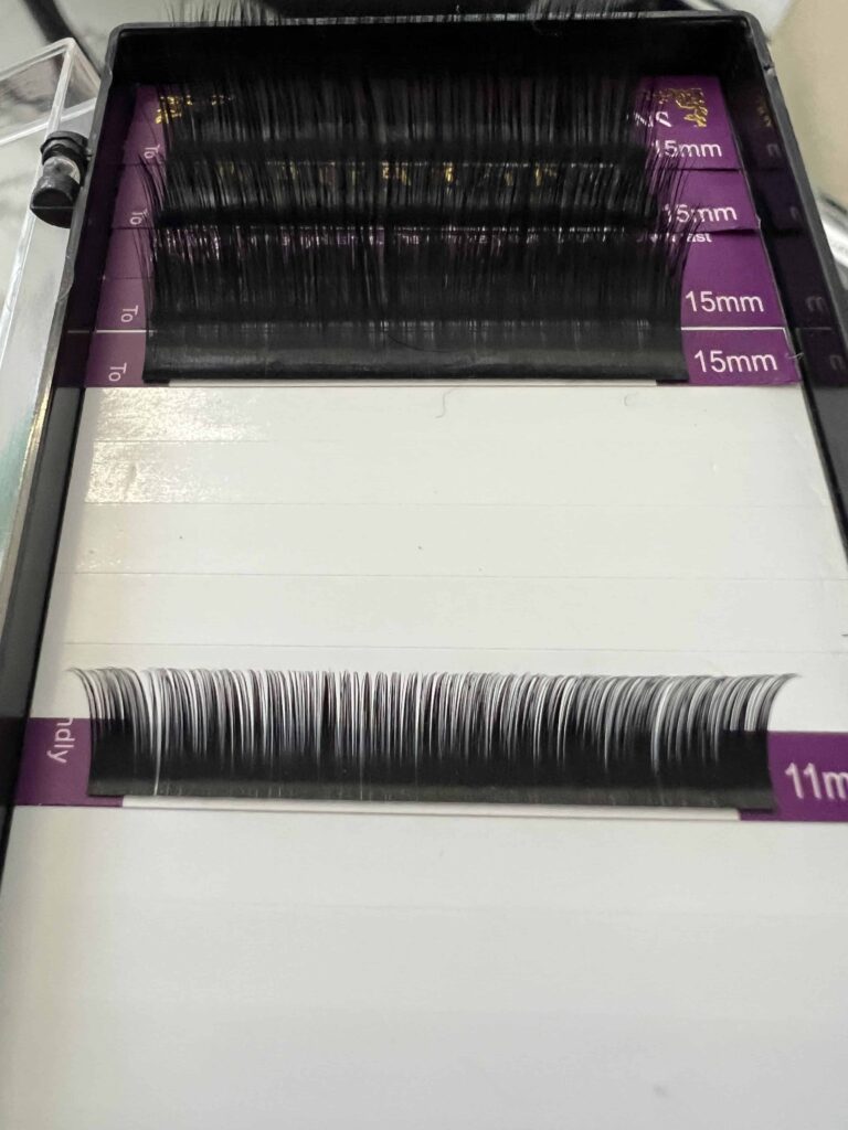 extension ciglia materiali