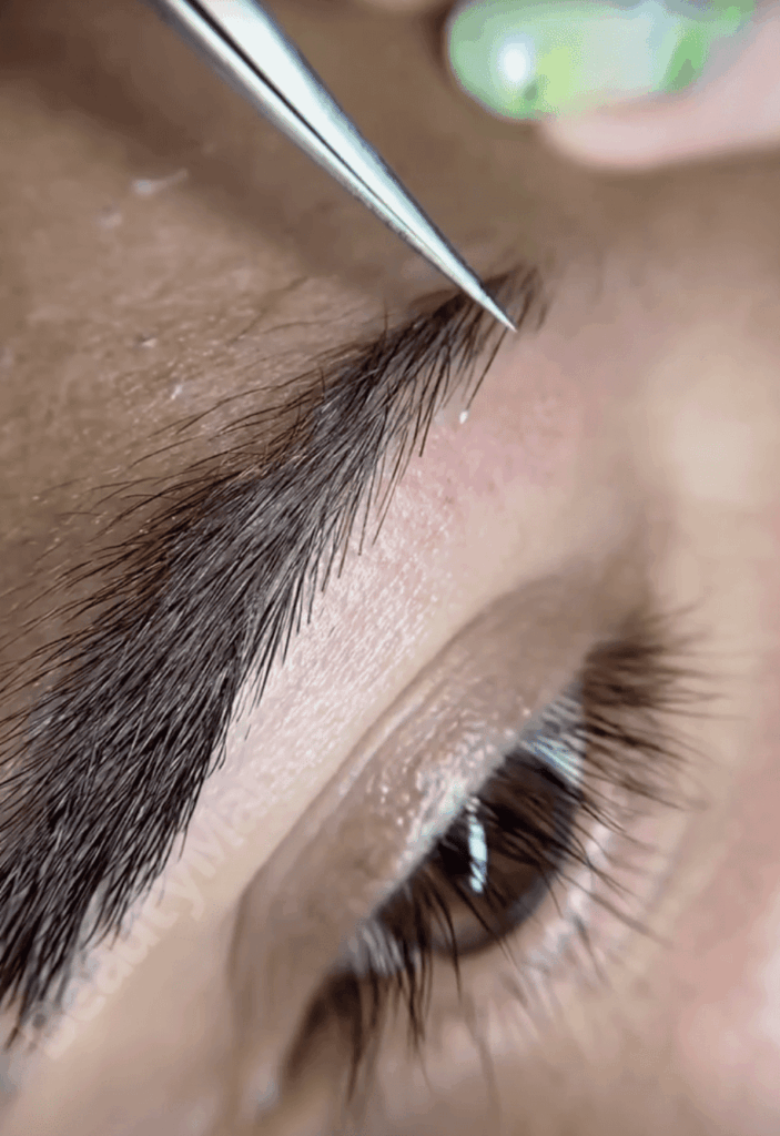 extension sopracciglia sintetiche applicazione