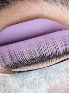 bigodino laminazione ciglia durante il trattamento